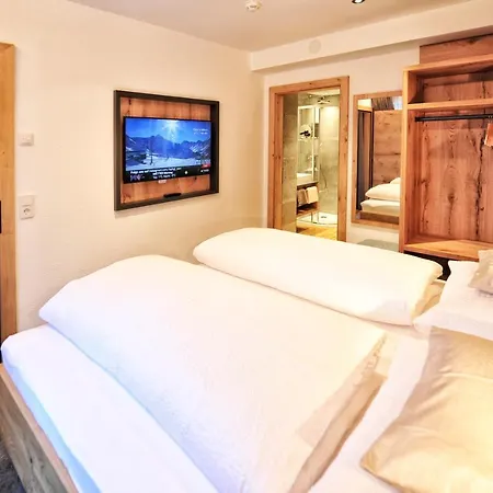 A4 Alma Alpin Appartments Апартаменты